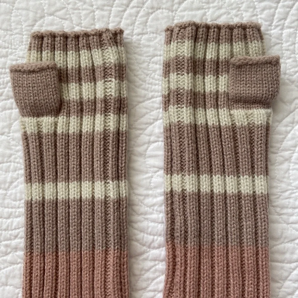 Free People Fingerless Knit Gloves Mauve Tan Cream One Size NEW - Picture 4 of 11